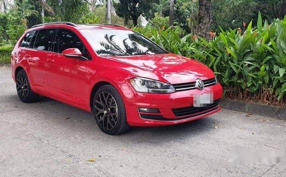 Red Volkswagen Golf 2017 at 2800 km for sale 