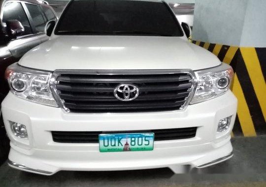 White Toyota Land Cruiser 2013 for sale in Quezon City