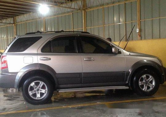 Sell White 2006 Kia Sorento at 108000 km