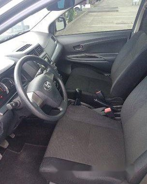 Selling Silver Toyota Avanza 2017 in Davao City