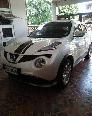 Selling White Nissan Juke 2017 Automatic Gasoline  