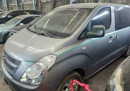 Selling Grey Hyundai Grand starex 2013 at 103000 km