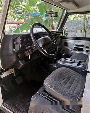 Sell White 1997 Land Rover Defender in Pasig 