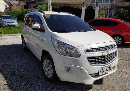 White Chevrolet Spin 2015 for sale in Rizall