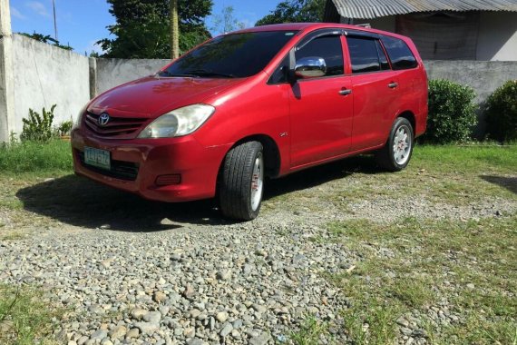 Selling Toyota Innova 2011 in San Leonardo