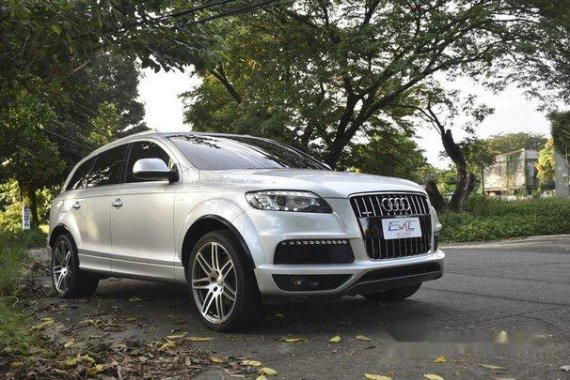 Selling Silver Audi Q7 2010 in Quezon City