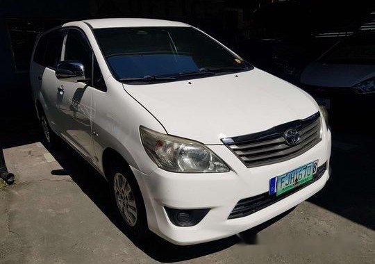 Selling White Toyota Innova 2013 in Marikina