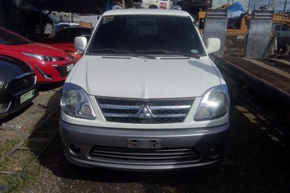 Selling Mitsubishi Adventure 2014 in Cainta