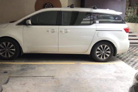 Sell Pearl White 2016 Kia Carnival in San Juan