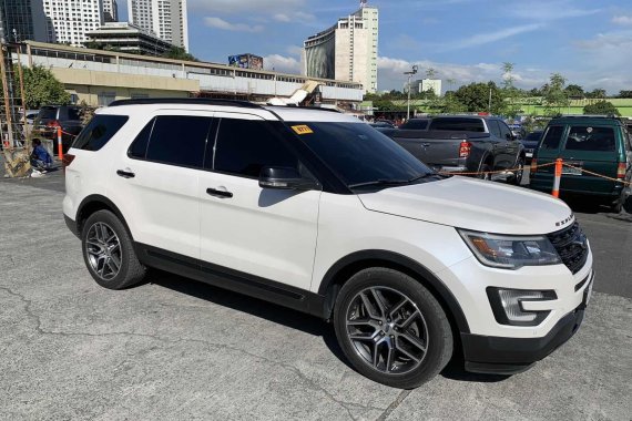 Selling Pearl White Ford Explorer 2016 in Pasig