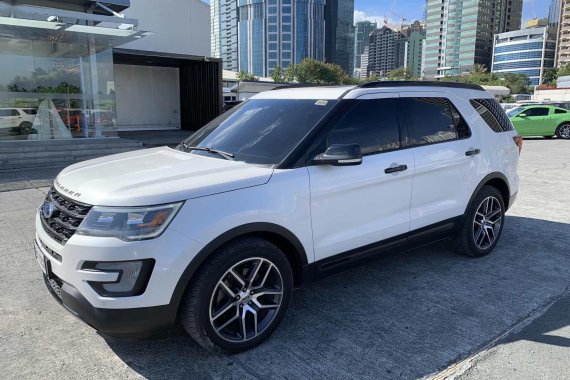 Selling Pearl White Ford Explorer 2016 in Pasig