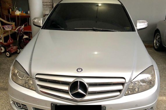 Selling Mercedes-Benz C200 2008 in Quezon City