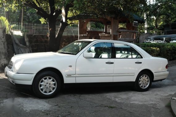 Sell 1999 Mercedes-Benz E-Class in Quezon City