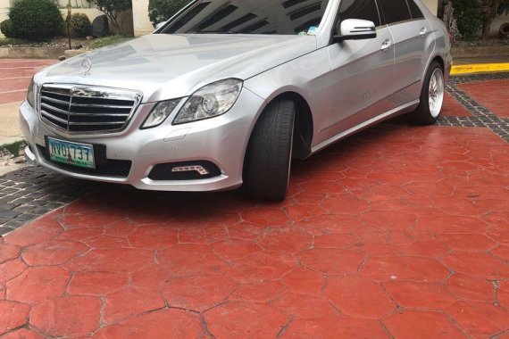 Silver Mercedes-Benz E-Class 2009 for sale in Mandaluyong 