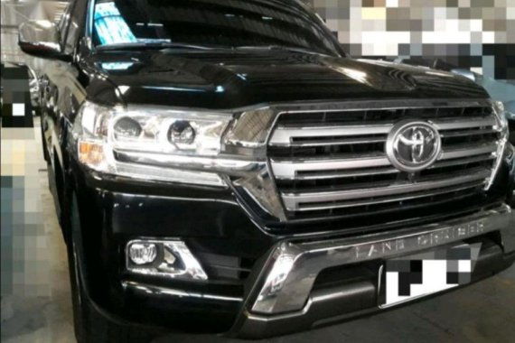 Selling Toyota Land Cruiser 2010 in Manila