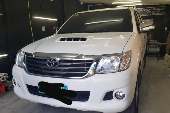 Sell 2014 Toyota Hilux in Lemery