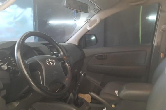 Sell 2014 Toyota Hilux in Lemery