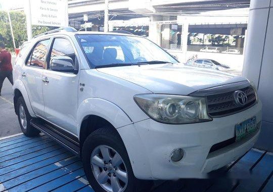 White Toyota Fortuner 2010 for sale in Manual