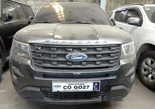 Selling Grey Ford Explorer 2017 in Quezon City