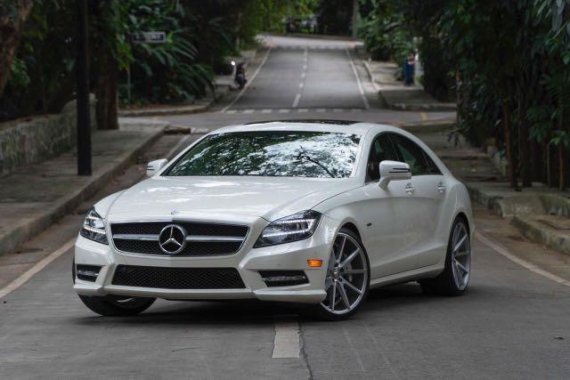 Sell Pearl White 2012 Mercedes-Benz Cls 550 in Pasig