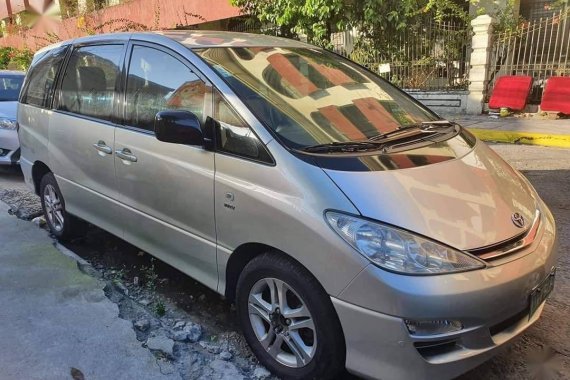 Selling Silver Toyota Previa 2005 in Pasig