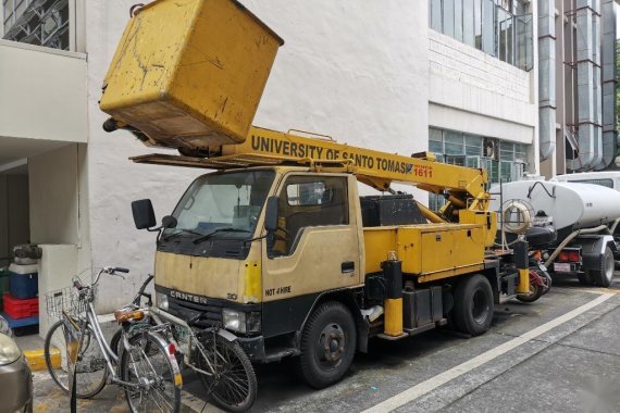 Sell Yellow 2015 Mitsubishi Fuso in Manila