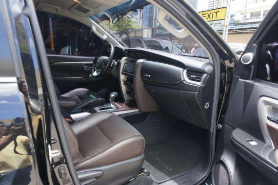 Black Toyota Fortuner 2017 for sale in Automatic