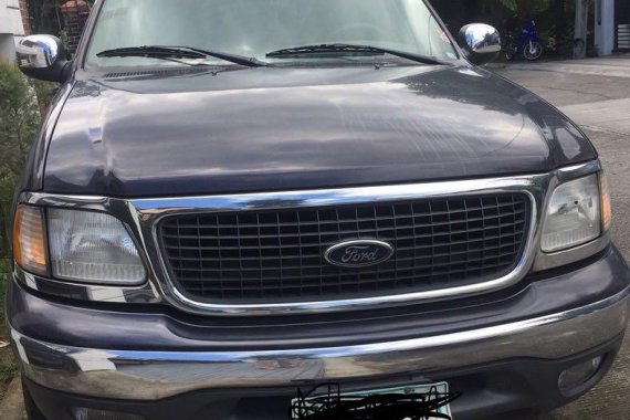 Selling Black Ford Expedition 2002 in Quezon City