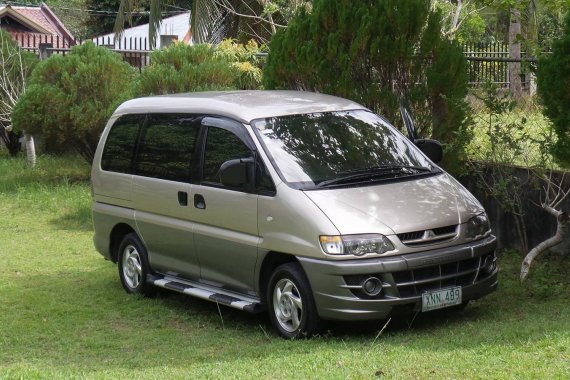 Mitsubishi Spacegear 2004 model