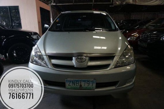 Selling Silver Toyota Innova 2008 in Makati
