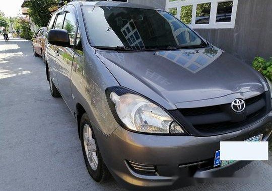 Selling Grey Toyota Innova 2007 in Manila