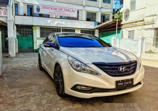 Sell White 2011 Hyundai Sonata in Manila