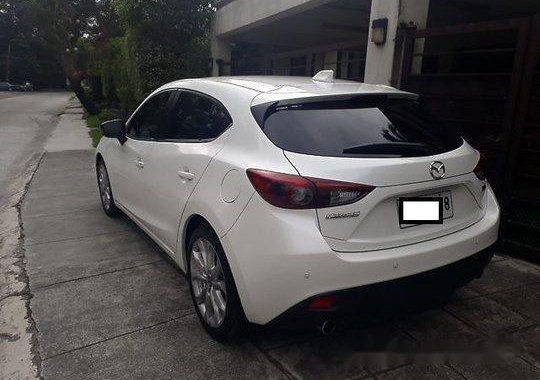 White Mazda 3 2015 for sale in Automatic