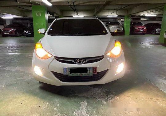 White Hyundai Elantra 2012 for sale in Manual