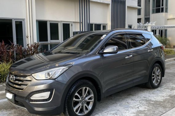 Grey Hyundai Santa Fe 2013 for sale in Cainta