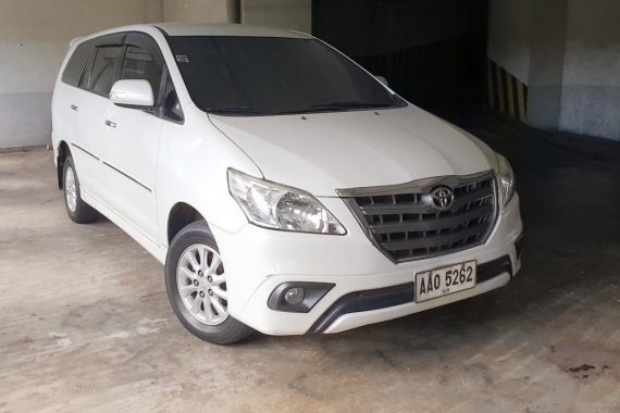 White Toyota Innova 2014 for sale in Manual