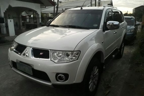 Pearl White Mitsubishi Montero 2013 for sale in Las Pinas