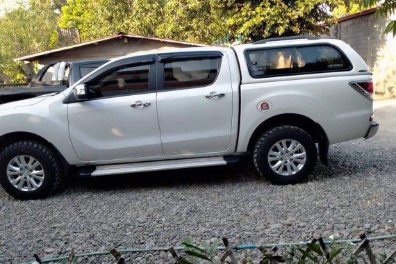 Sell White 2014 Mazda Bt-50 in Manila