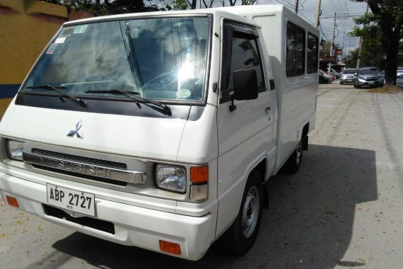 Sell White 2016 Mitsubishi L300 in Angeles