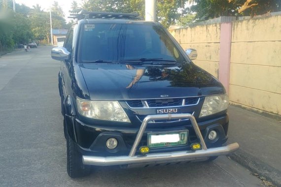 Black Isuzu Crosswind 2005 for sale in Automatic