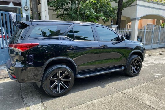 Sell Black 2016 Toyota Fortuner in Manila