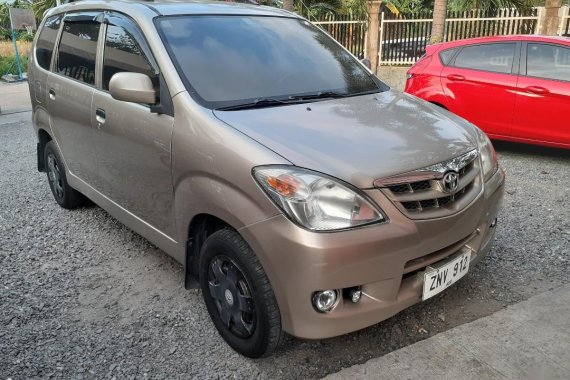 Sell Beige 2009 Toyota Avanza in Caloocan