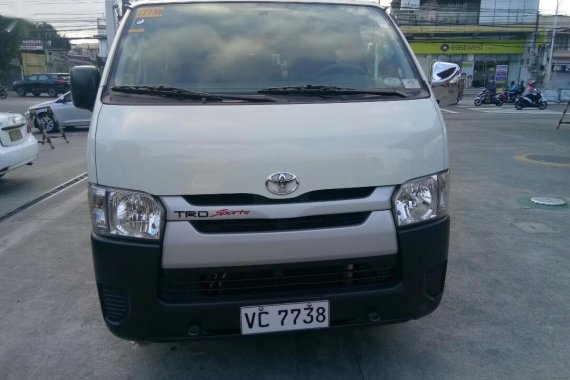 Selling White Toyota Hiace 2016 in Manila