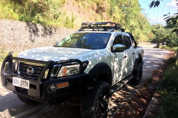 Selling Black Nissan Navara 2015 in Manila