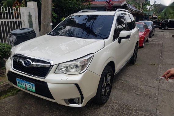 White Subaru Forester 2013 for sale in Automatic