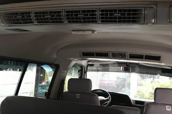 Selling White Nissan Urvan 2015 in Manila