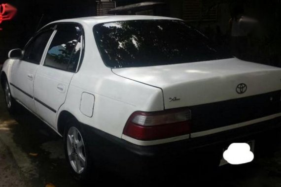 Selling White Toyota Corolla 1996 in San Fernando