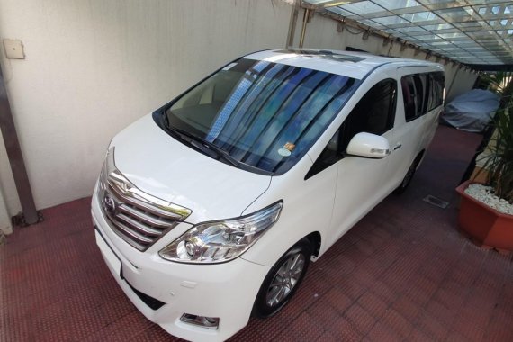 Sell White 2012 Toyota Alphard in Manila