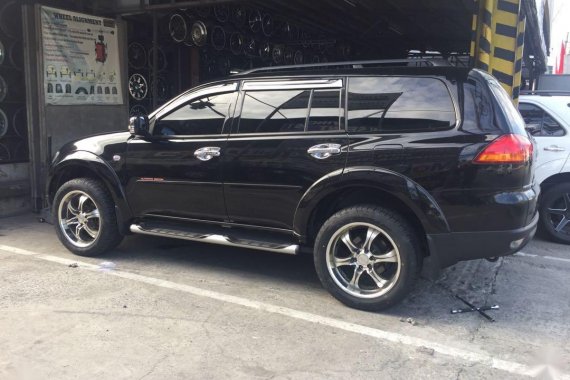 Selling Black Mitsubishi Montero sport 2012 in Manila