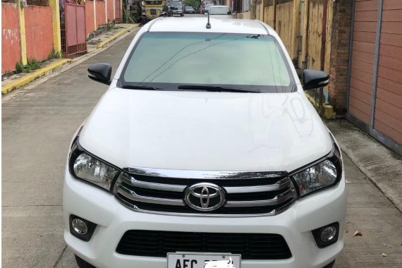 White Toyota Hilux 2016 for sale in Manual
